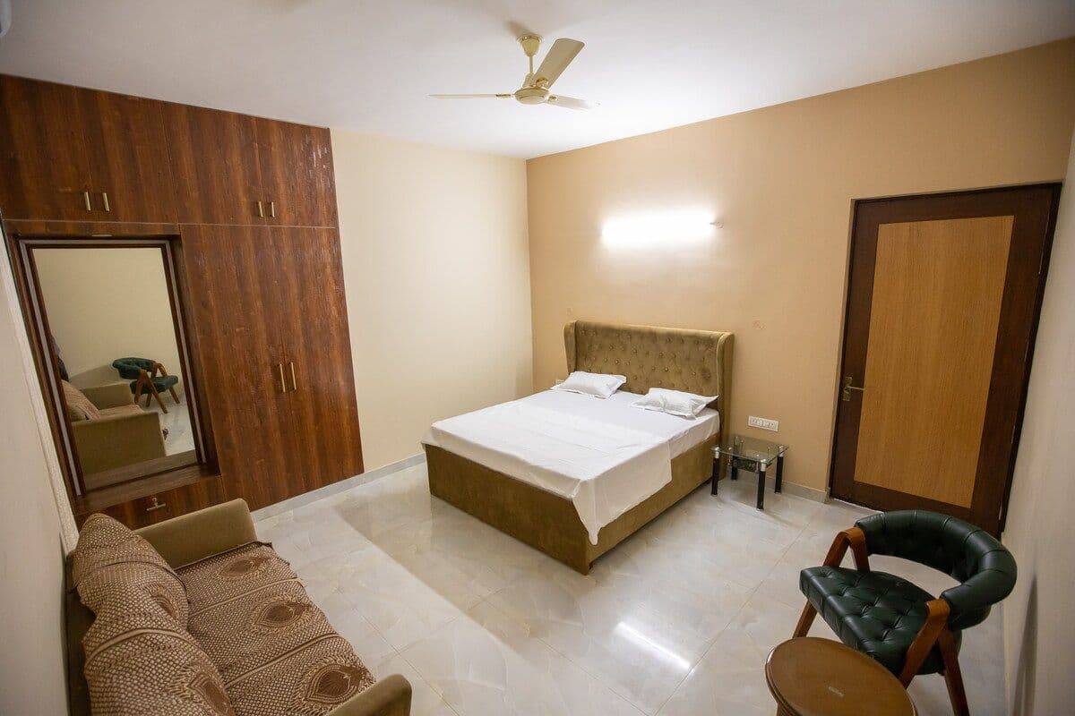 The Kohinoor Farm- 4BHK Farm with Pool in Gurgoan 3