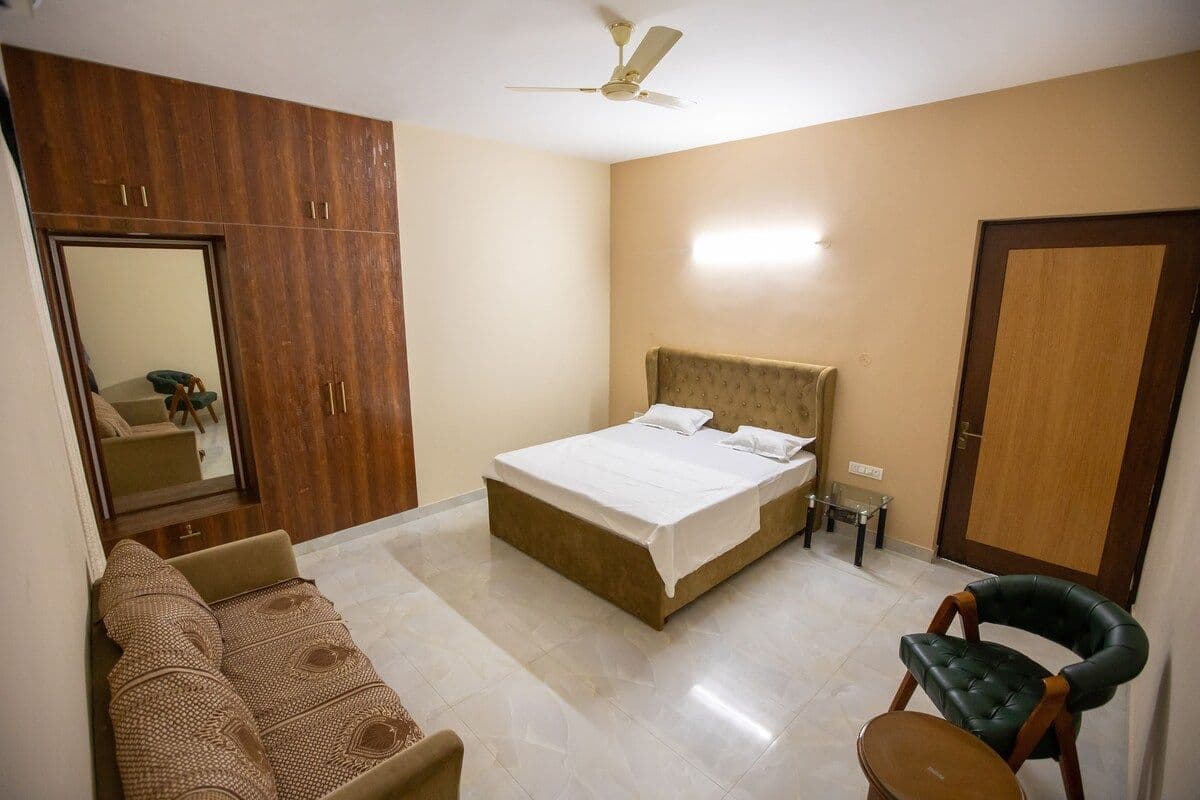 The Kohinoor Farm- 4BHK Farm with Pool in Gurgoan 4