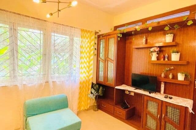 Aesthetic1BHK Studio|Hi speed wifiI5min beach|pool 3