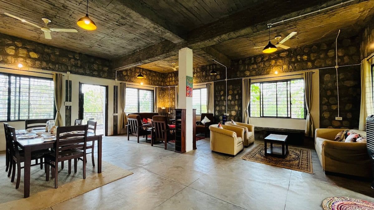 Clifftop View- A Riverside Nature Retreat 3