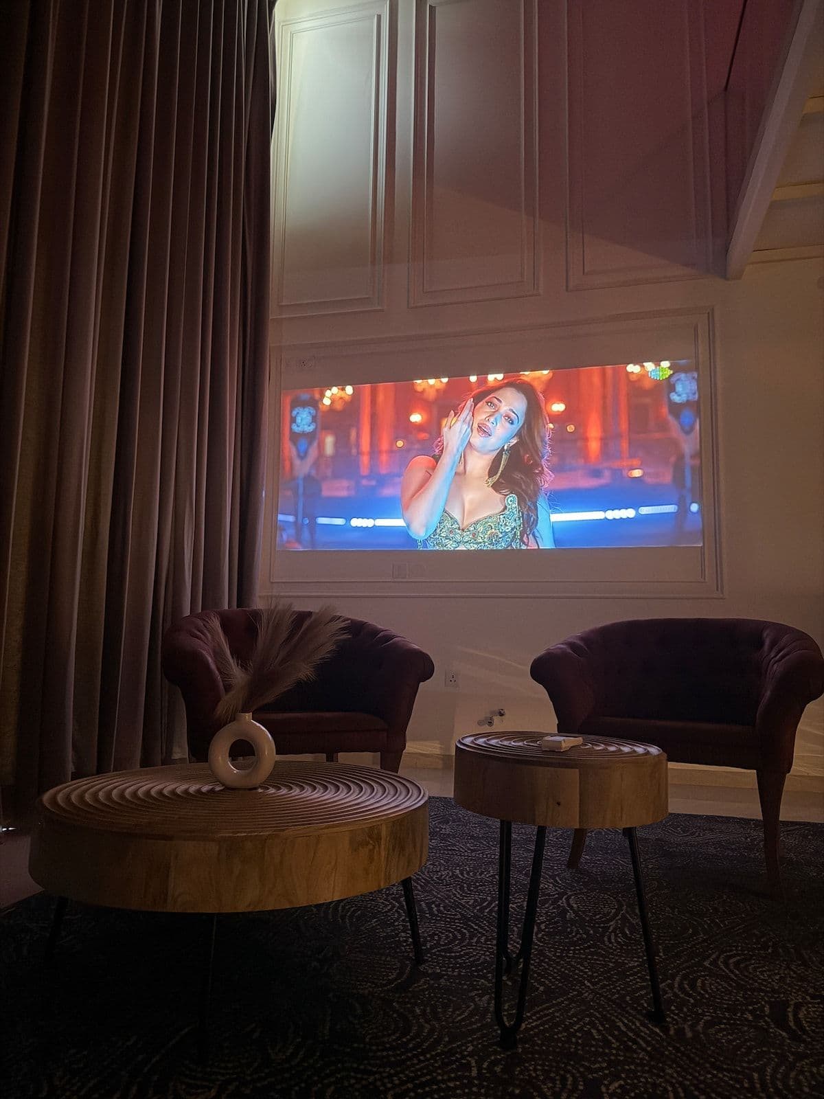 Luxury Duplex Loft | Jacuzzi • Projector • Balcony 3