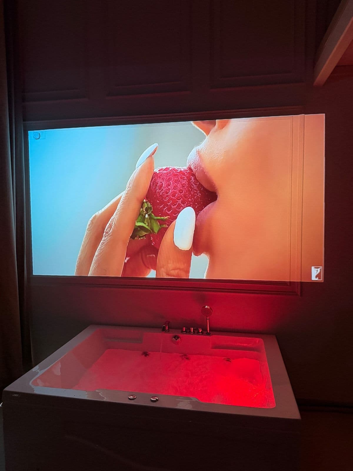 Luxury Duplex Loft | Jacuzzi • Projector • Balcony 5