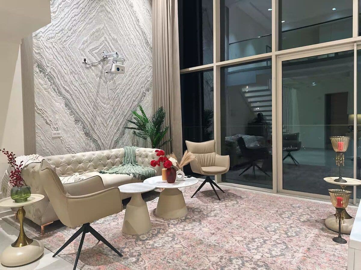 Luxury Duplex | Jacuzzi •Skyline Balcony Projector 3